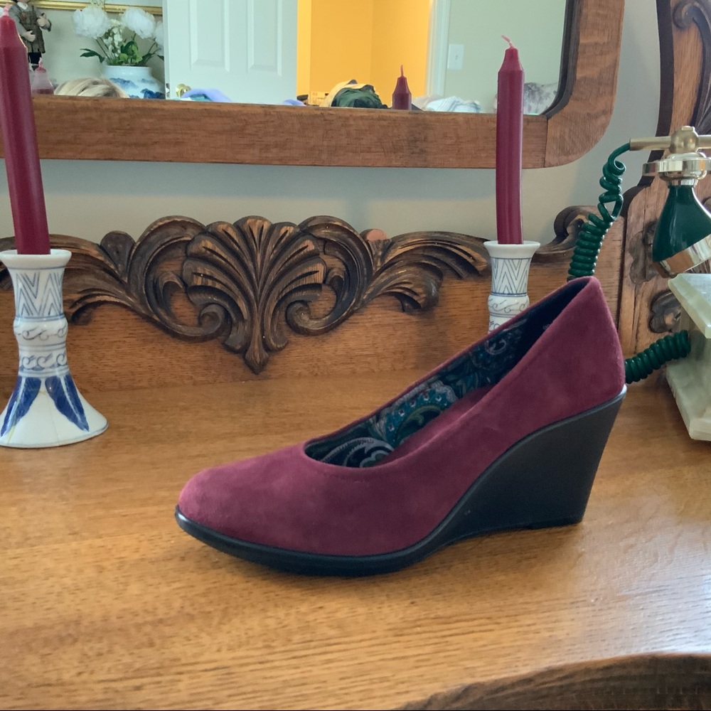 Hotter Cranberry Wedge Shoes size 5/6 Medium